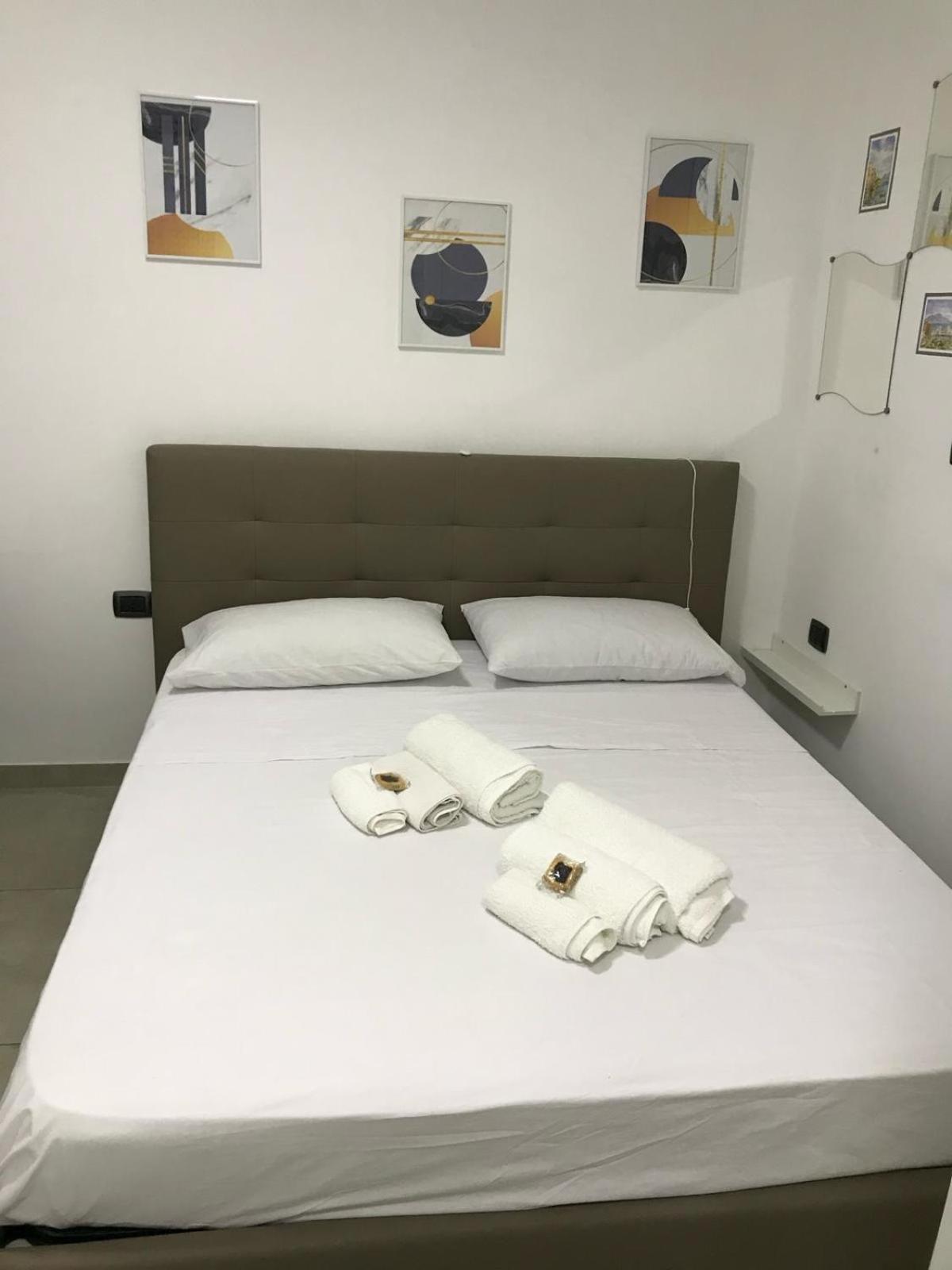 Hotel Nadyle House à Naples Extérieur photo