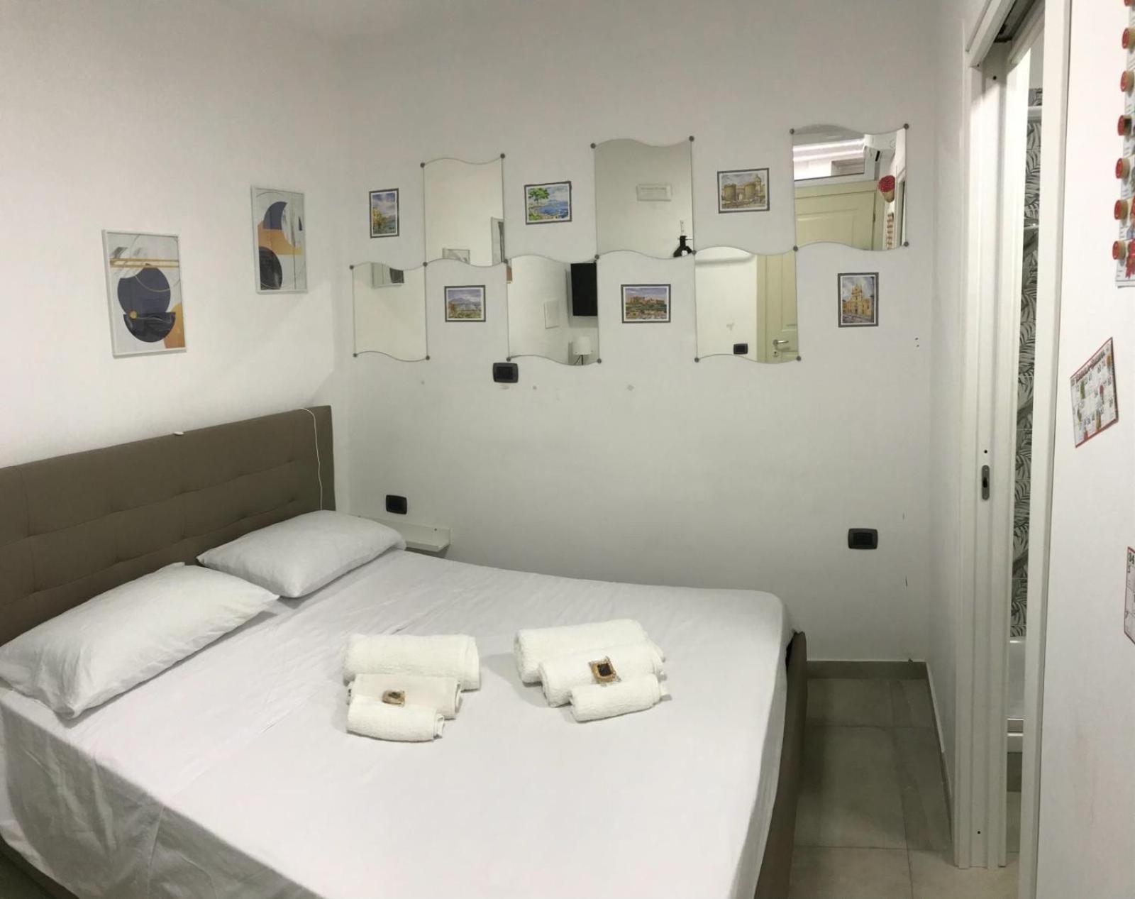 Hotel Nadyle House à Naples Extérieur photo